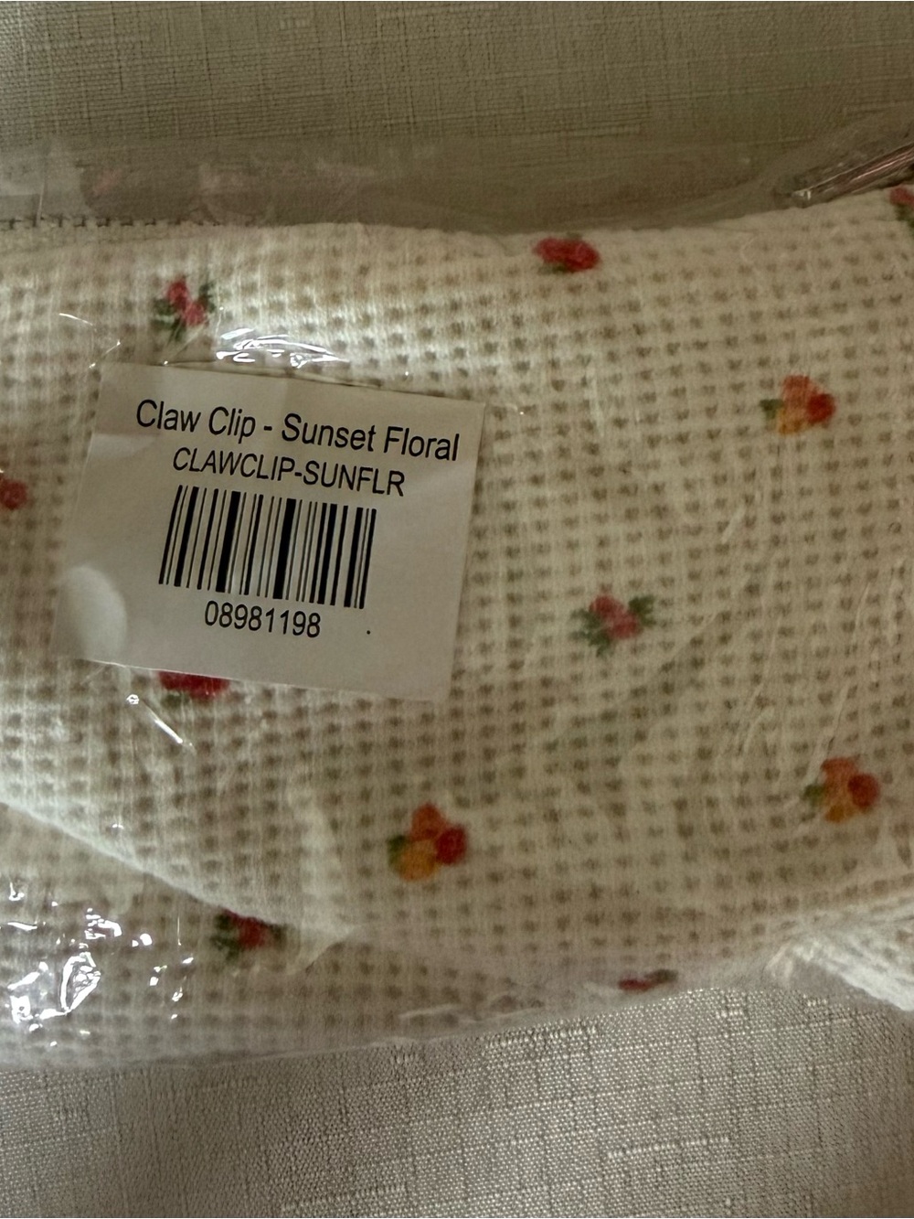 Parke Floral Claw Clip - White with Red & Yellow Flowers - Picture 2 of 4